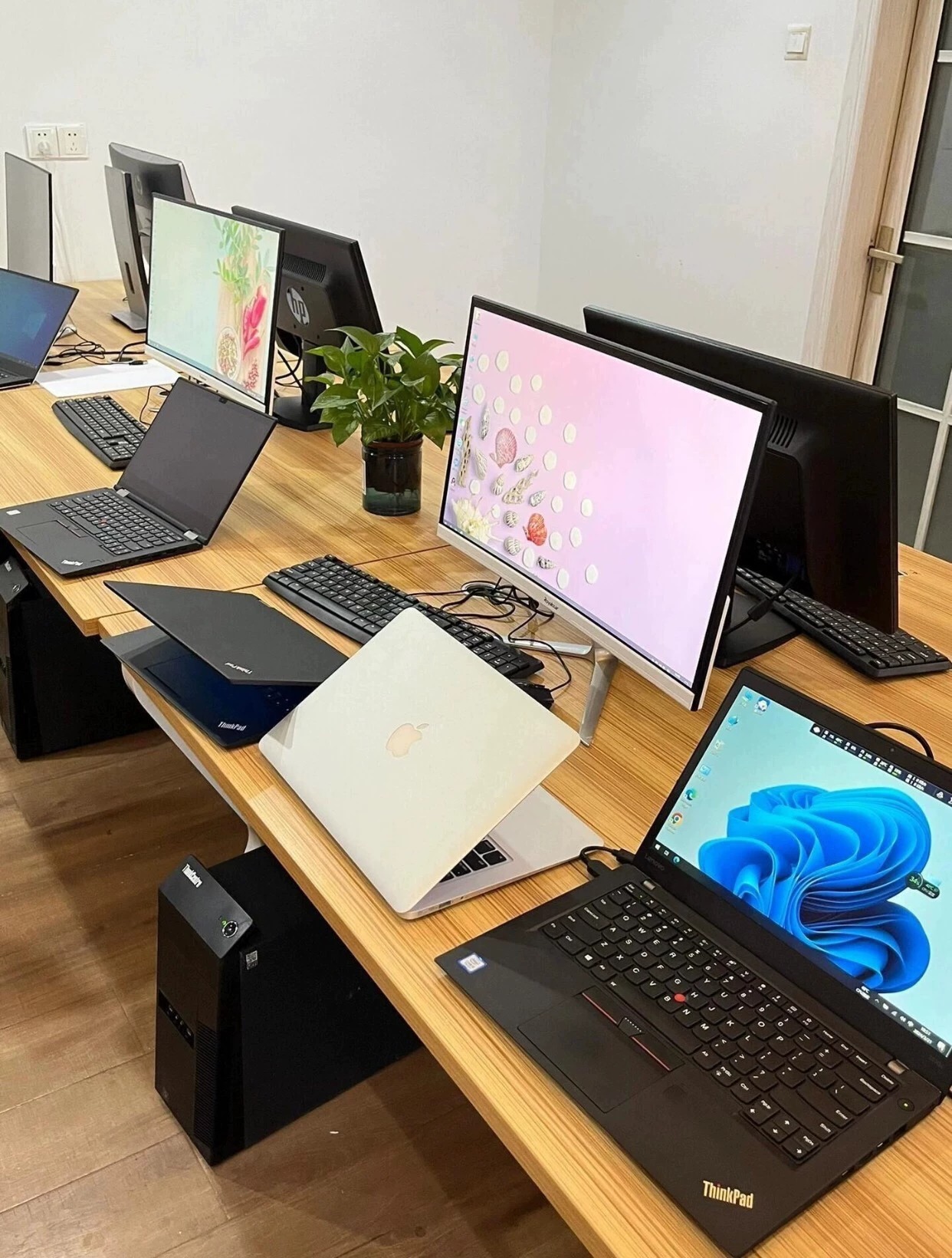 急转!!! 分公司合并处理一批联想全套台式机,二手9成新电脑主机 急出30台二手电脑,实际使用不到一年,无任何质量问题,运行流畅,配件齐全,开机即可使用 可流畅 急转!!! 分公司合并处理一批联想全套台式机,二手9成新电脑主机 急出30台二手电脑,实际使用不到一年,无任何质量问题,运行流畅,配件齐全,开机即可使用 可流畅